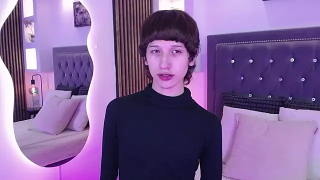 Emo Boy  online show from 28, 4, 2026
