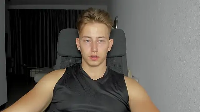 Snapshot of find0m_master chatting on 13, 10, 2025 find0m master online show from 13, 10, 2025