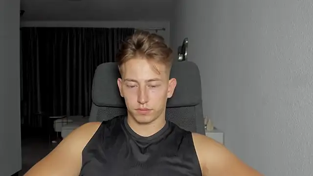 Snapshot of find0m_master chatting on 15, 10, 2025 find0m master online show from 15, 10, 2025