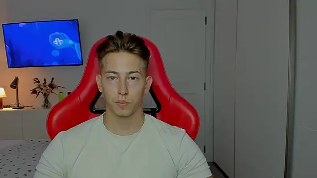 Snapshot of find0m_master chatting on 18, 10, 2025 find0m master online show from 18, 10, 2025