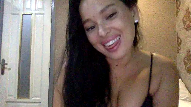 Fayronna online show from 6, 3, 2026