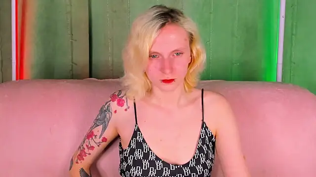 LikiLips online show from 1, 5, 2026