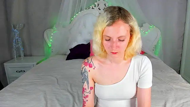 LikiLips online show from 25, 6, 2026