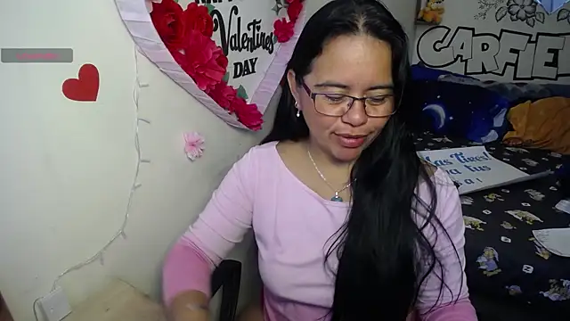 Miss  kendra  online show from 4, 8, 2026