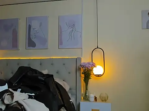 Chloe Celeste online show from 14, 11, 2025