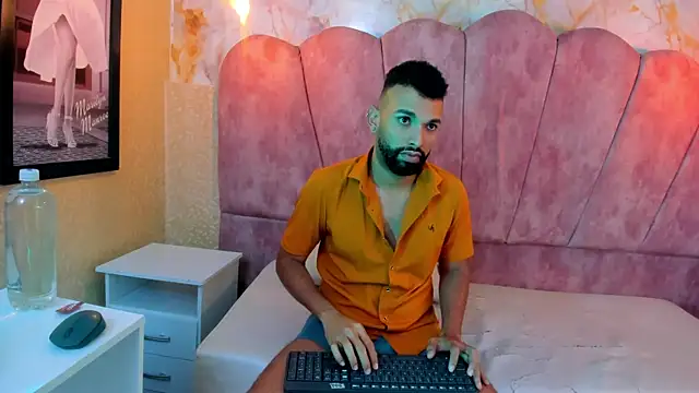 Snapshot of onlymen2025 chatting on 10, 10, 2025 onlymen2025 online show from 10, 10, 2025