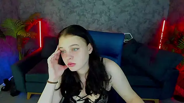 SnowWhiti online show from 23, 11, 2025