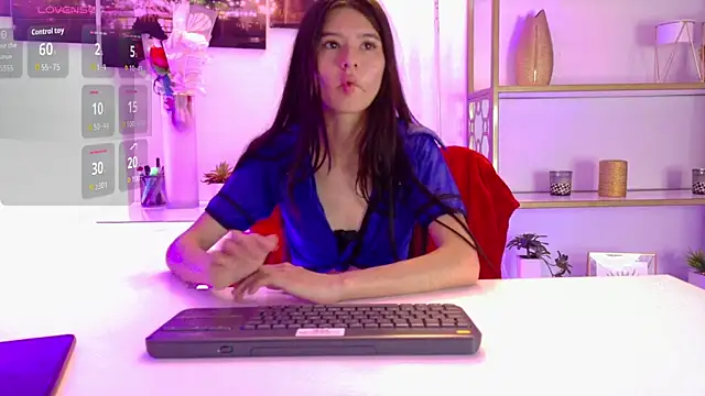 SweetRenata  online show from 11, 5, 2026