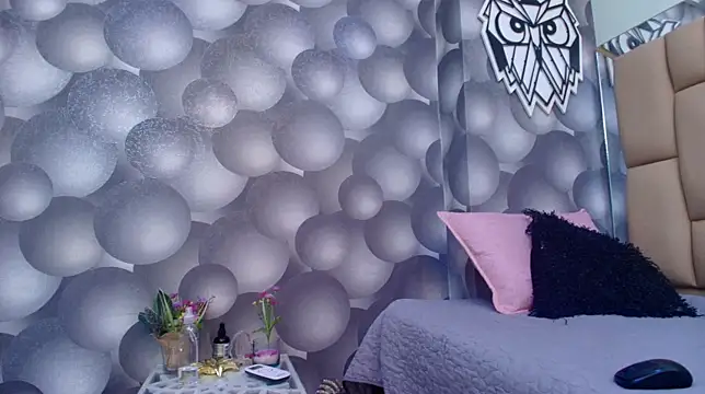 Snapshot of hannah_teehn chatting on 15, 10, 2025 hannah teehn online show from 15, 10, 2025