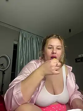 Snapshot of Passion-Blondy chatting on 15, 5, 2026 Passion-Blondy online show from 15, 5, 2026