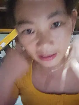 Snapshot of gio-thu chatting on 4, 8, 2026 gio-thu online show from 4, 8, 2026