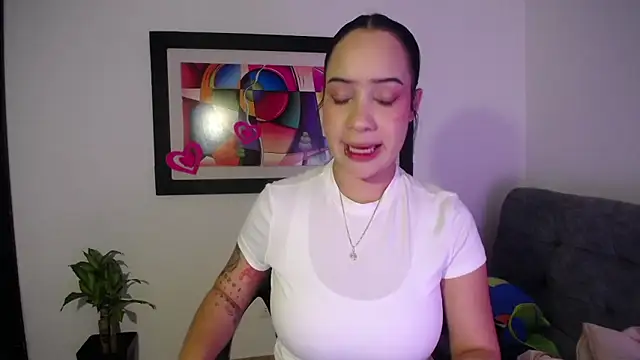 Kari Ruiz  online show from 14, 3, 2026