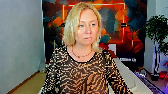 scent  of woman online show from 3, 5, 2026
