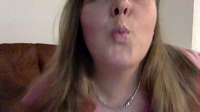 Snapshot of GoddessBarbiee chatting on 21, 10, 2025 GoddessBarbiee online show from 21, 10, 2025