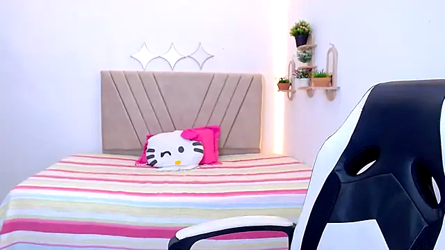Snapshot of zara_cute chatting on 25, 5, 2026 zara cute online show from 25, 5, 2026