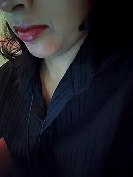 Snapshot of Royal_Shona chatting on 23, 10, 2025 Royal Shona online show from 23, 10, 2025