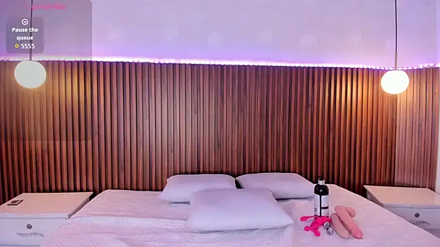 Foxy Kylie online show from 5, 2, 2026