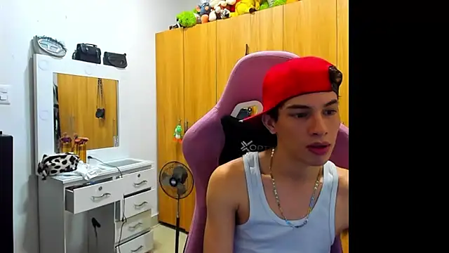Pride couple online show from 9, 7, 2026