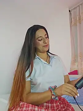 Snapshot of Meganthomson chatting on 7, 7, 2026 Meganthomson online show from 7, 7, 2026