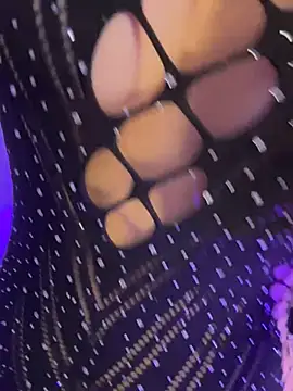 HoneyMollyX online show from 28, 7, 2026