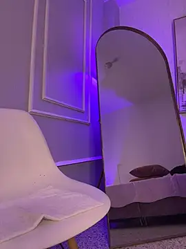 HoneyMollyX online show from 28, 7, 2026
