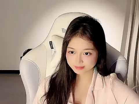 Snapshot of -chenchen chatting on 11, 10, 2025 -chenchen online show from 11, 10, 2025