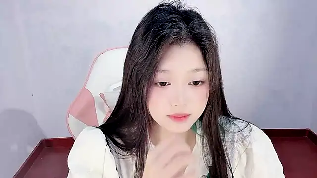 Snapshot of -chenchen chatting on 18, 10, 2025 -chenchen online show from 18, 10, 2025