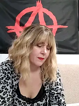 Amelialove42 online show from 10, 3, 2026
