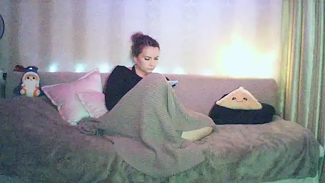 MoodieMira online show from 25, 2, 2026