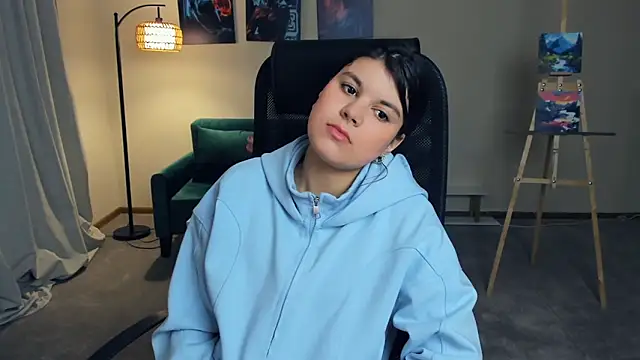 Snapshot of NicolaAlsaqri chatting on 14, 10, 2025 NicolaAlsaqri online show from 14, 10, 2025