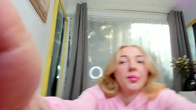 Snapshot of SundyRose chatting on 3, 3, 2026 SundyRose online show from 3, 3, 2026