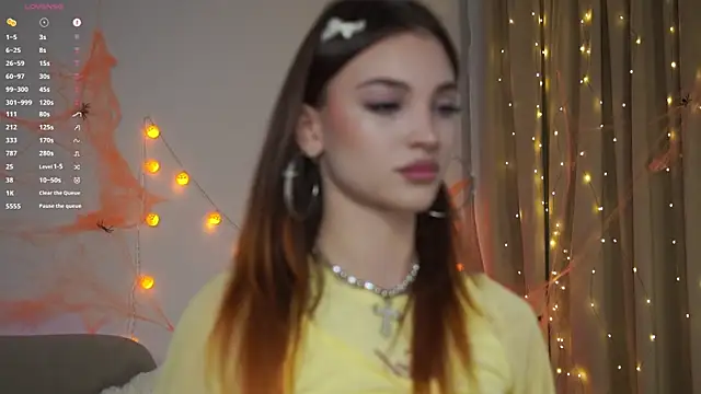 Snapshot of beckymadsons chatting on 14, 11, 2025 beckymadsons online show from 14, 11, 2025