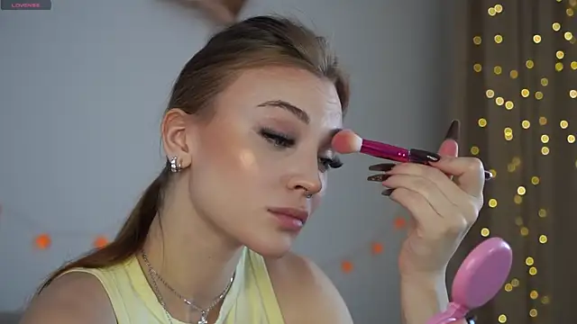 Snapshot of beckymadsons chatting on 13, 3, 2026 beckymadsons online show from 13, 3, 2026