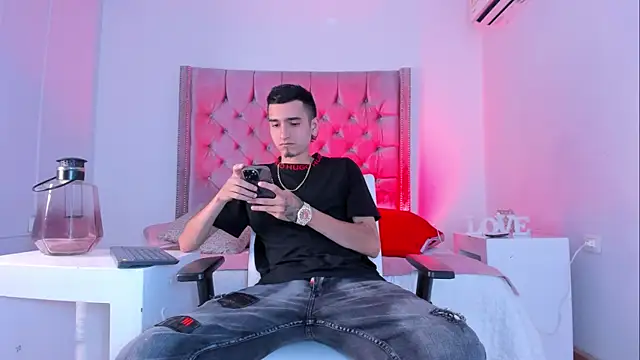 Snapshot of Ethan_Boy_ chatting on 16, 10, 2025 Ethan Boy  online show from 16, 10, 2025