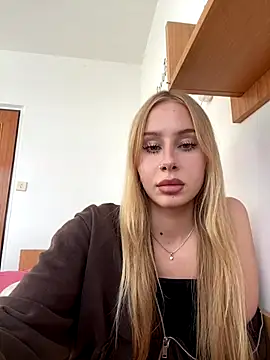 Snapshot of RemyStyles chatting on 24, 10, 2025 RemyStyles online show from 24, 10, 2025