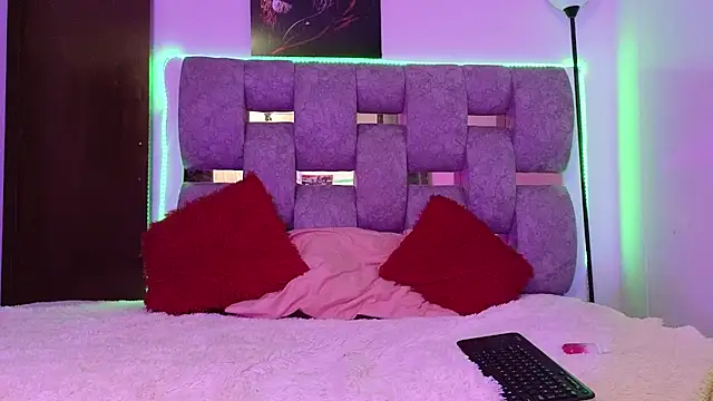 alix kitty online show from 15, 12, 2025