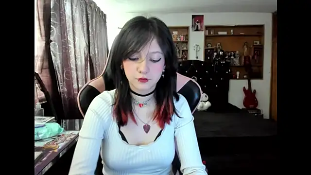 Maki Zein  online show from 19, 11, 2025