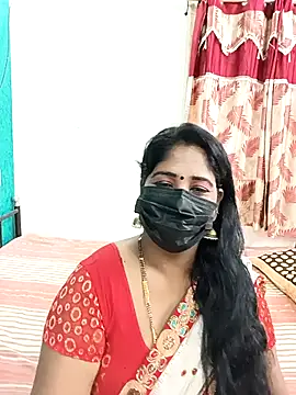Snapshot of tamil-aunt chatting on 18, 10, 2025 tamil-aunt online show from 18, 10, 2025