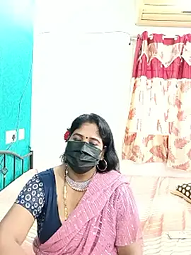 Snapshot of tamil-aunt chatting on 19, 10, 2025 tamil-aunt online show from 19, 10, 2025