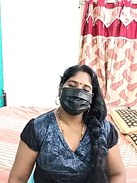 Snapshot of tamil-aunt chatting on 19, 10, 2025 tamil-aunt online show from 19, 10, 2025