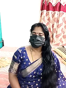 Snapshot of tamil-aunt chatting on 21, 10, 2025 tamil-aunt online show from 21, 10, 2025