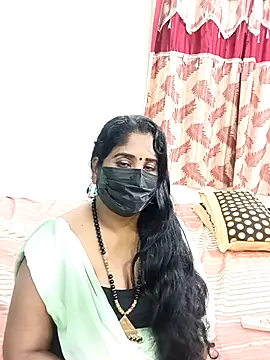 Snapshot of tamil-aunt chatting on 23, 10, 2025 tamil-aunt online show from 23, 10, 2025