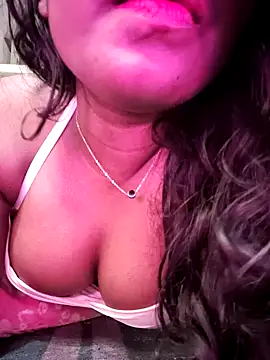 Snapshot of Lovely_Payal chatting on 4, 2, 2026 Lovely Payal online show from 4, 2, 2026