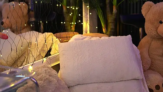 Snapshot of LuxenNoir chatting on 12, 1, 2026 LuxenNoir online show from 12, 1, 2026