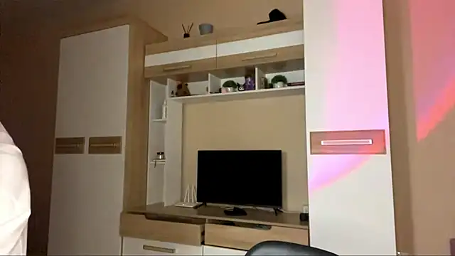 KristenGoodmon online show from 25, 10, 2025