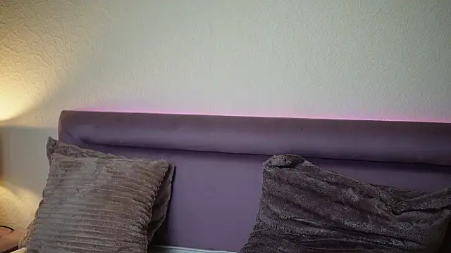 JoelleApril online show from 10, 7, 2026