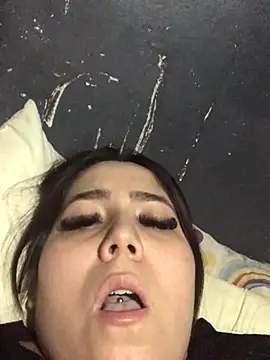 Snapshot of lulu20_ chatting on 4, 11, 2025 lulu20 online show from 4, 11, 2025