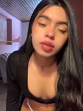 Snapshot of LunaMoore_Pink chatting on 30, 10, 2025 LunaMoore Pink online show from 30, 10, 2025