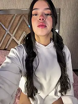 Snapshot of LunaMoore_Pink chatting on 12, 3, 2026 LunaMoore Pink online show from 12, 3, 2026