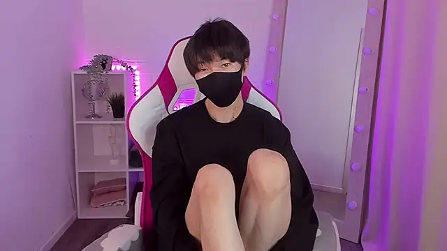 ShyAzianBoy online show from 15, 10, 2025